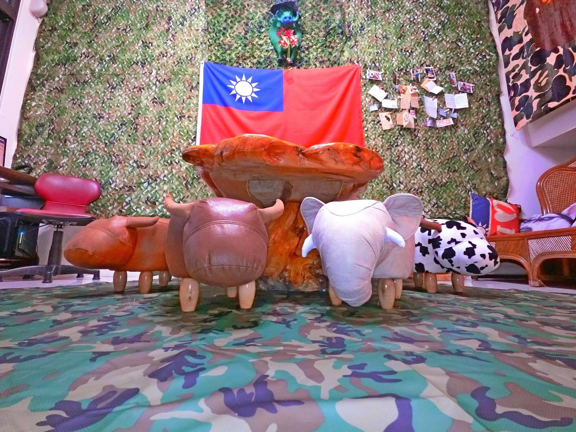 Hostel Sleeping Bag Boar Backpacker T'ai-tung Exterior foto