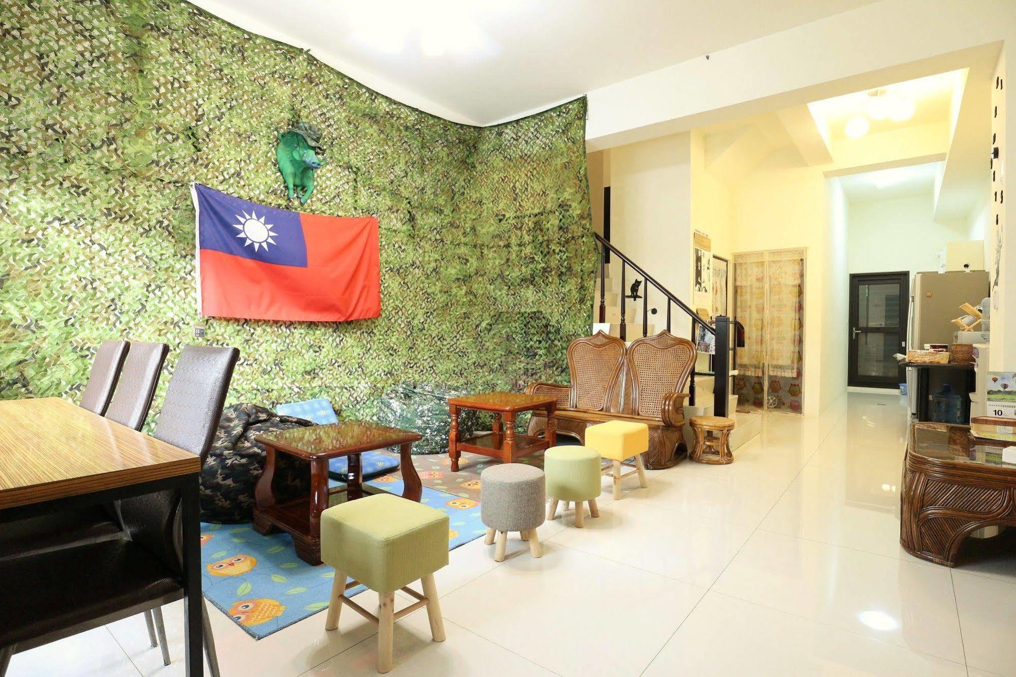 Hostel Sleeping Bag Boar Backpacker T'ai-tung Exterior foto