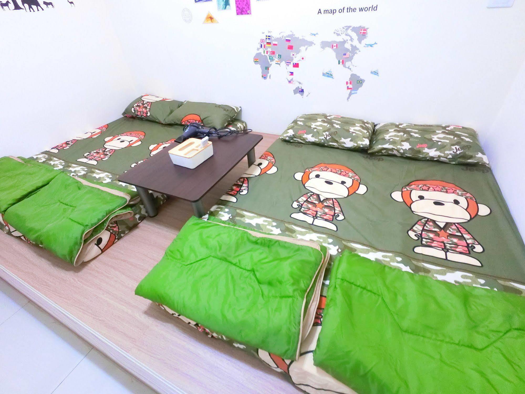Hostel Sleeping Bag Boar Backpacker T'ai-tung Exterior foto