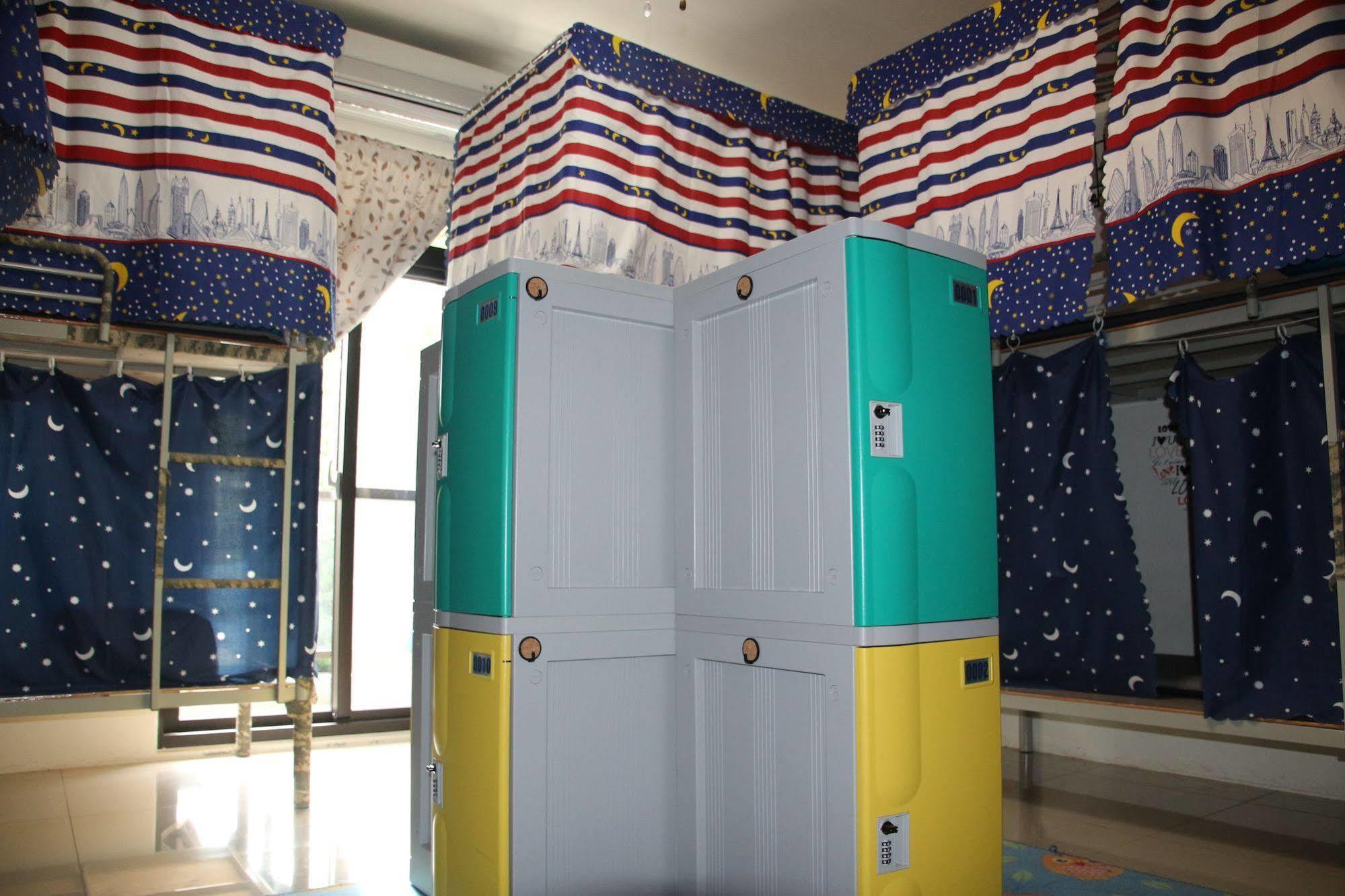 Hostel Sleeping Bag Boar Backpacker T'ai-tung Exterior foto