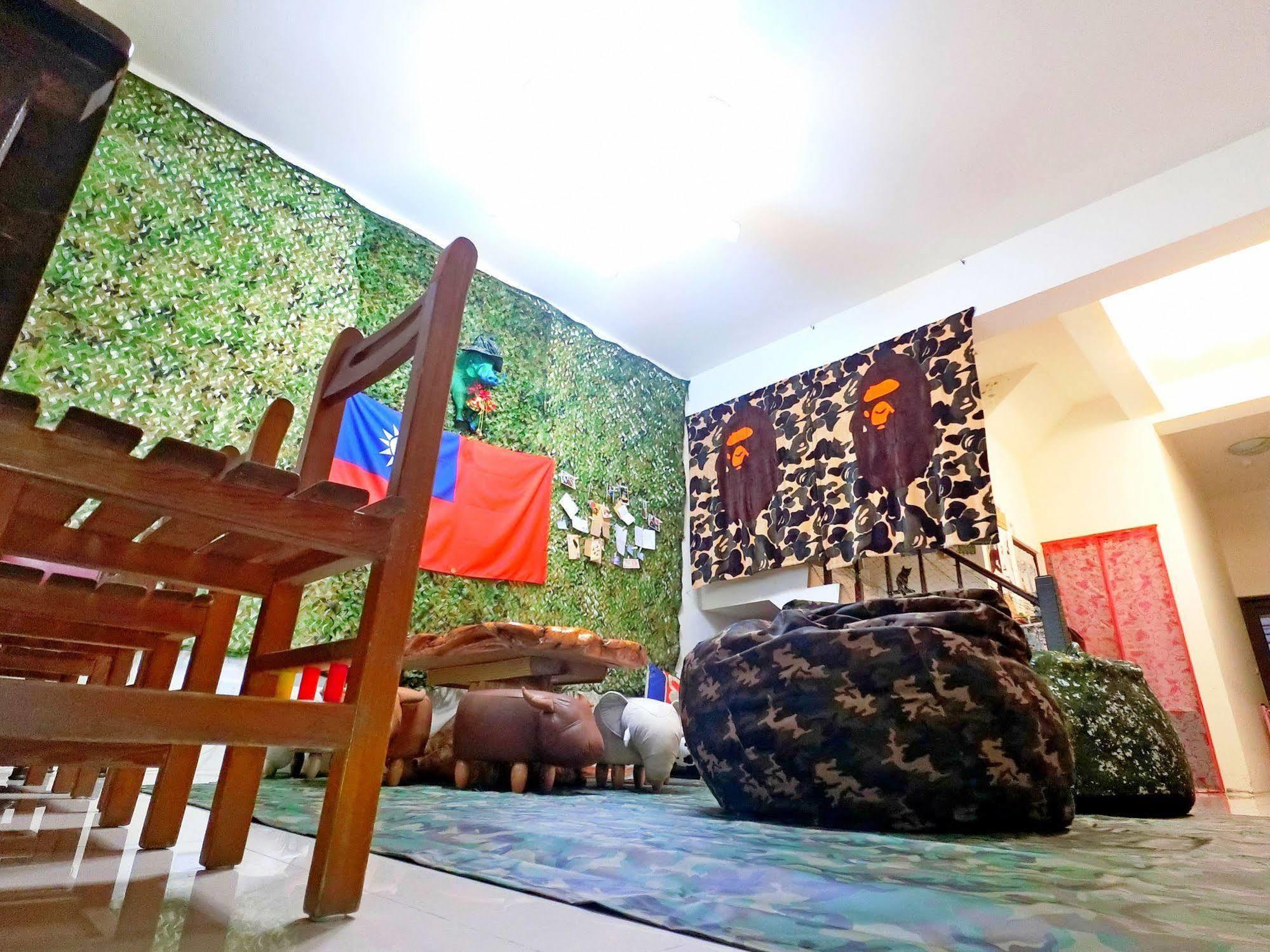 Hostel Sleeping Bag Boar Backpacker T'ai-tung Exterior foto
