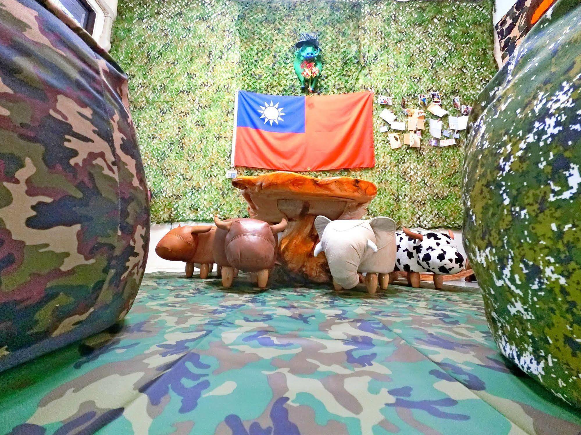 Hostel Sleeping Bag Boar Backpacker T'ai-tung Exterior foto